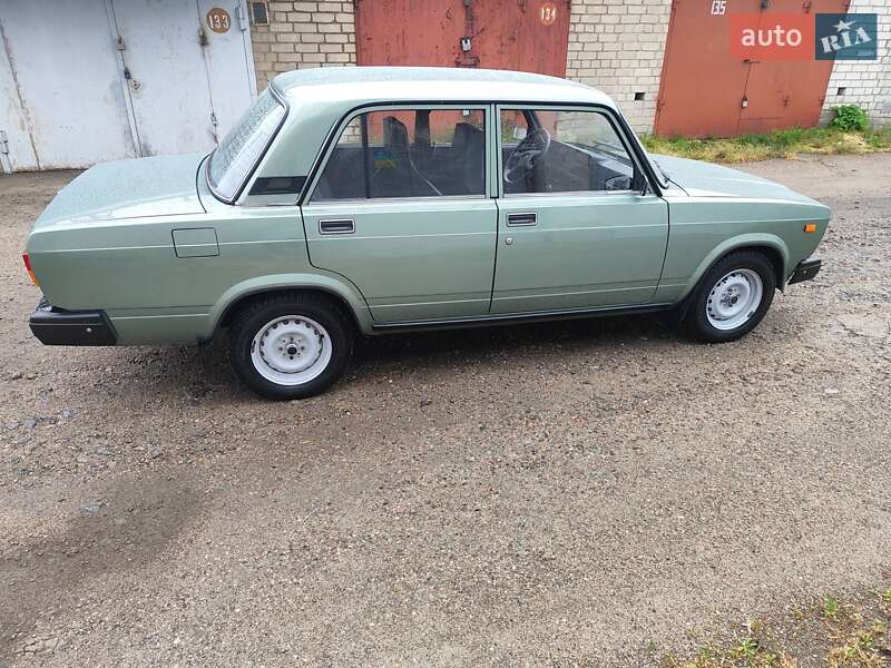 Седан ВАЗ / Lada 2107 2006 в Черкасах