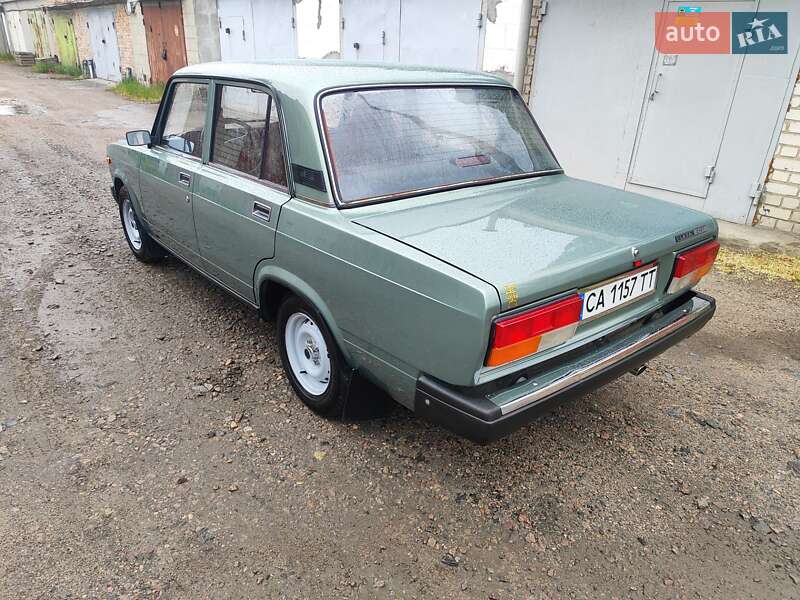 Седан ВАЗ / Lada 2107 2006 в Черкасах