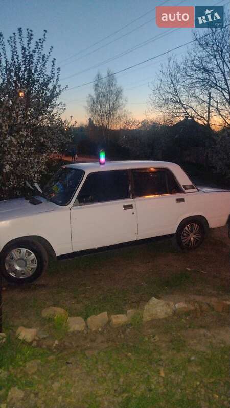 Седан ВАЗ / Lada 2107 1993 в Днепре фото 3 Седан ВАЗ / Lada 2107 1993 в Днепре