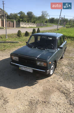 Седан ВАЗ 2107 2003 в 
