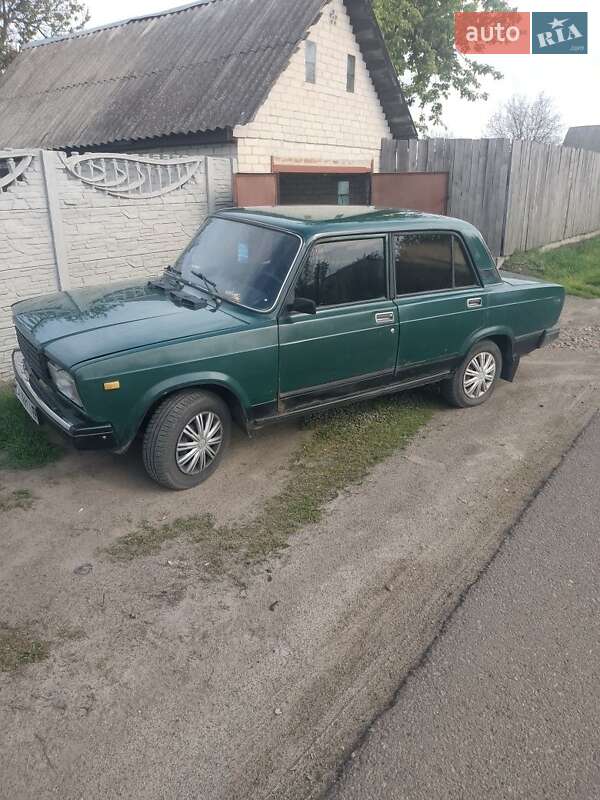 Седан ВАЗ 2107 1999 в 