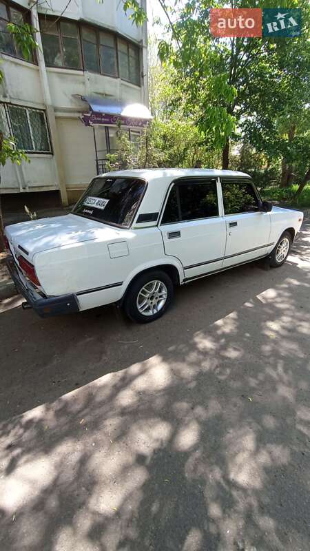 Седан ВАЗ / Lada 2107 2006 в Южном