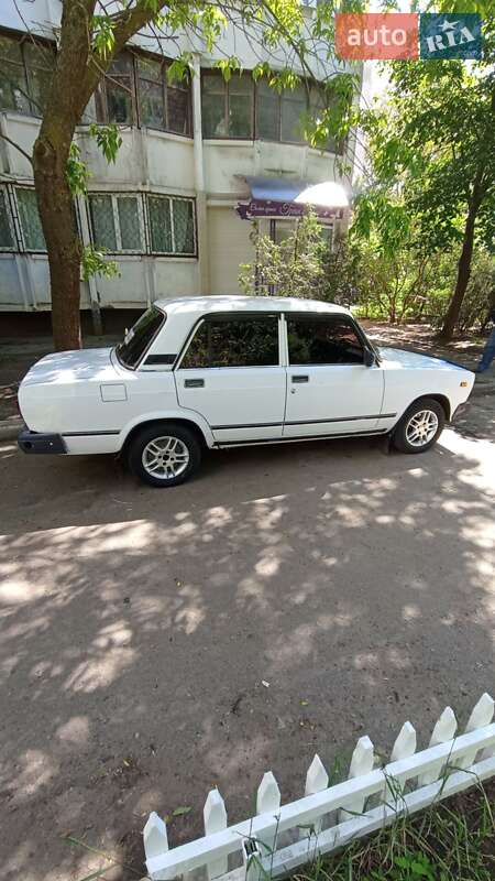 Седан ВАЗ / Lada 2107 2006 в Южном