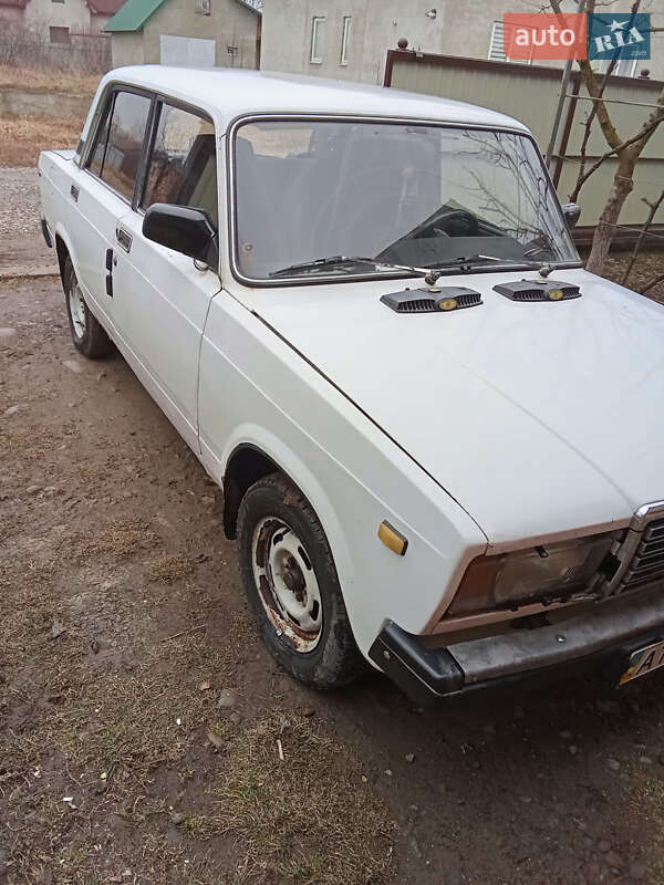 Седан ВАЗ / Lada 2107 1991 в Коломиї