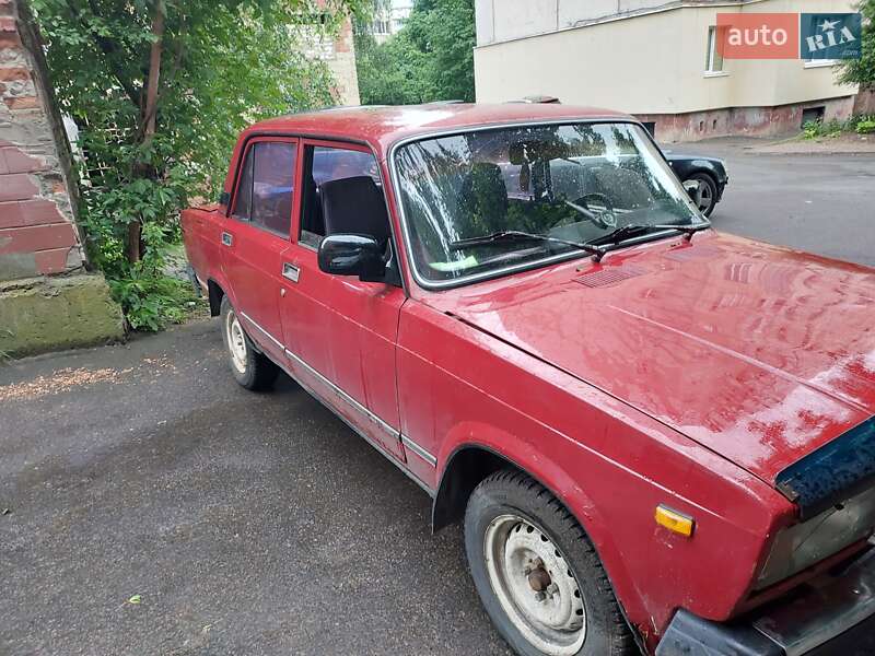 Седан ВАЗ / Lada 2107 1995 в Рівному