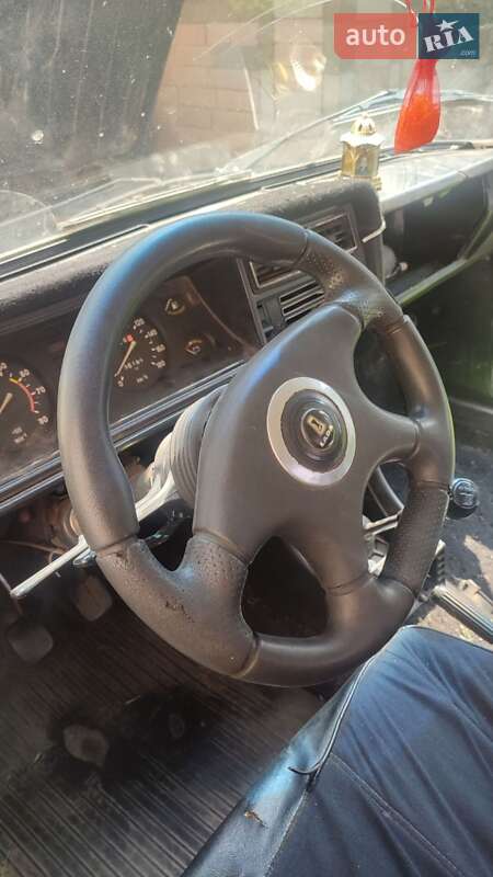 Седан ВАЗ / Lada 2107 1991 в Чернобае