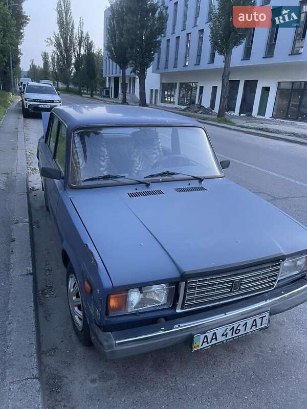 Седан ВАЗ / Lada 2107 2005 в Киеве