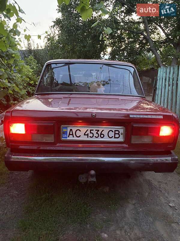 Седан ВАЗ / Lada 2107 1989 в Луцке