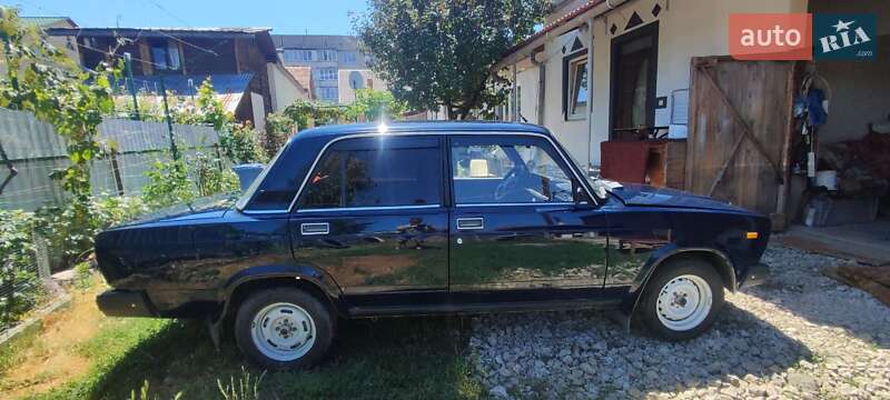 Седан ВАЗ / Lada 2107 1990 в Мукачевому