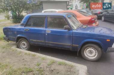 Седан ВАЗ 2107 2004 в 