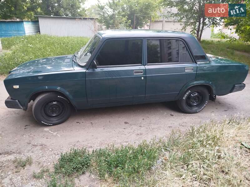 Седан ВАЗ / Lada 2107 2005 в Новомиколаївці