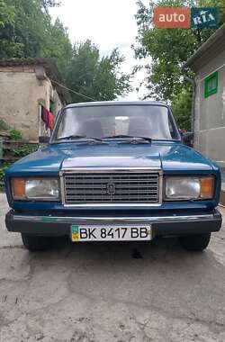 Седан ВАЗ 2107 2003 в Остроге