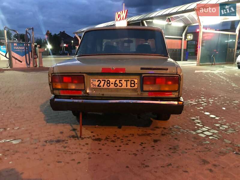 Седан ВАЗ / Lada 2107 1987 в Львове