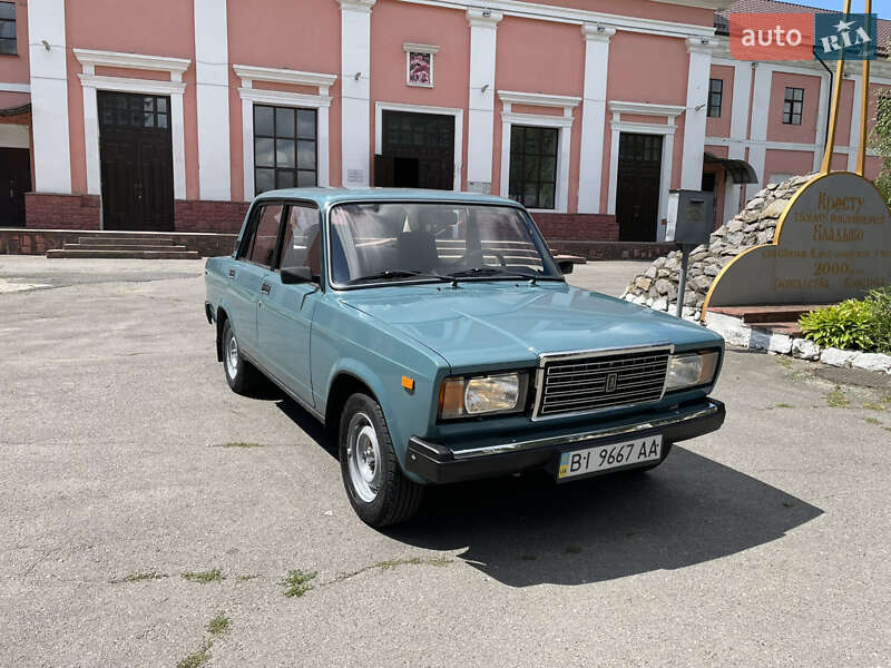 Седан ВАЗ / Lada 2107 2004 в Тульчине