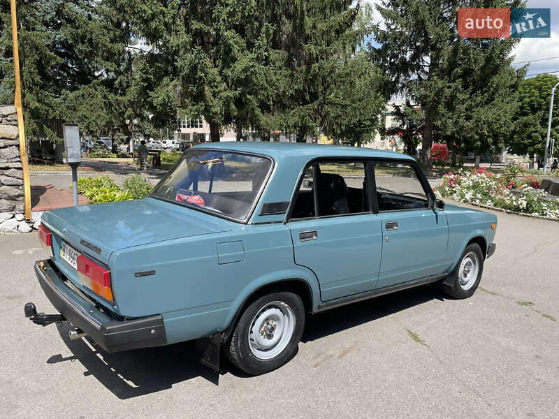 Седан ВАЗ / Lada 2107 2004 в Тульчине