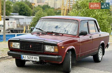 Седан ВАЗ 2107 2004 в 