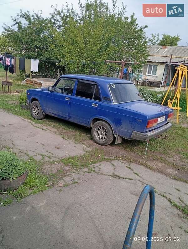 Седан ВАЗ / Lada 2107 2004 в Полтаве