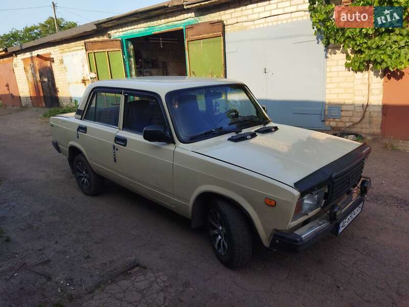 Седан ВАЗ / Lada 2107 1990 в Синельниково