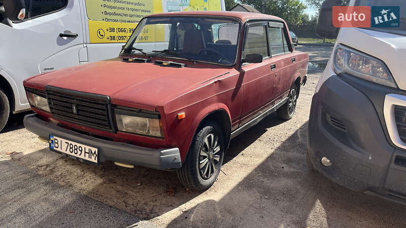 Седан ВАЗ / Lada 2107 1989 в Полтаве