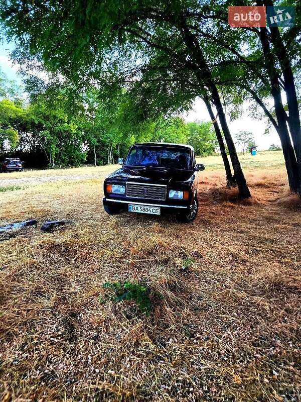 Седан ВАЗ / Lada 2107 2003 в Долинской