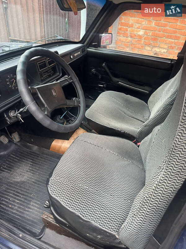 Седан ВАЗ / Lada 2107 1992 в Ромнах