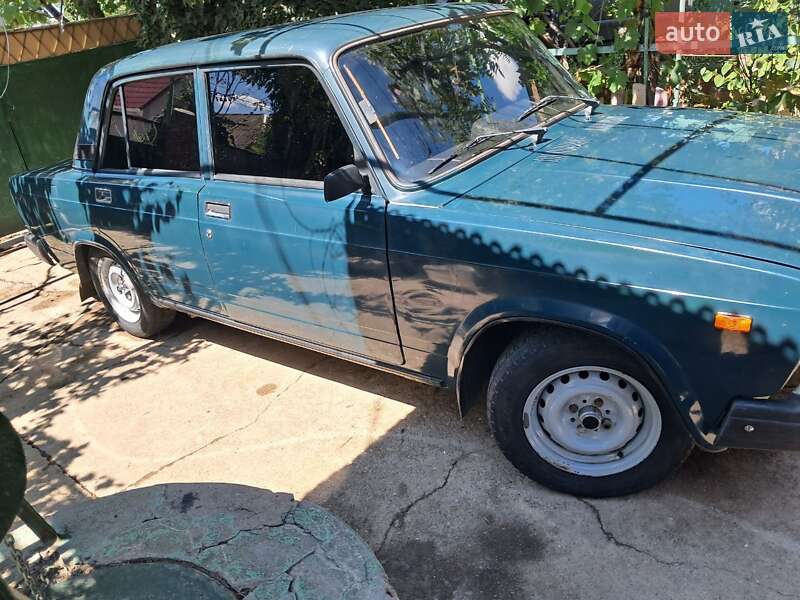 Седан ВАЗ / Lada 2107 2004 в Красноселке