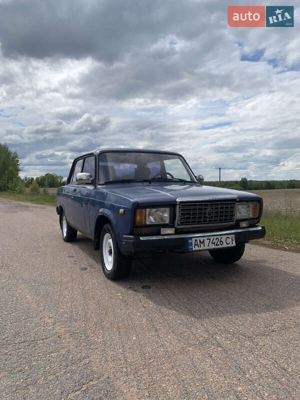 Седан ВАЗ / Lada 2107 2004 в Хорошеве