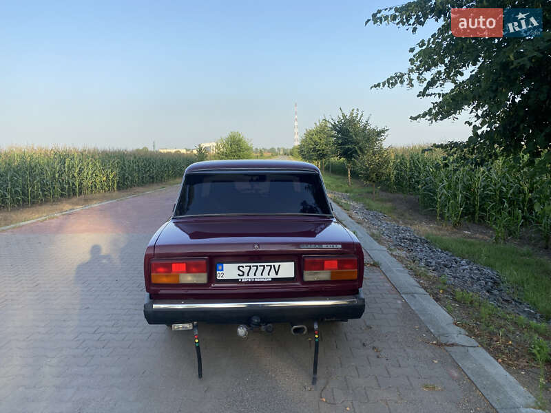 Седан ВАЗ / Lada 2107 2002 в Липовці
