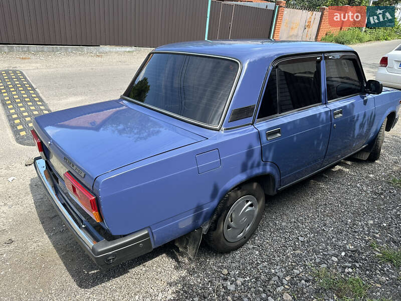 Седан ВАЗ / Lada 2107 2006 в Днепре