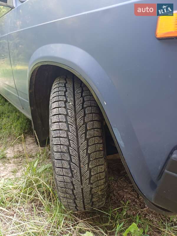 Седан ВАЗ / Lada 2107 2006 в Чернівцях