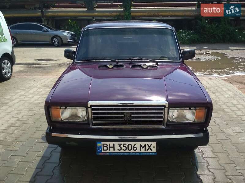Седан ВАЗ / Lada 2107 2004 в Одессе