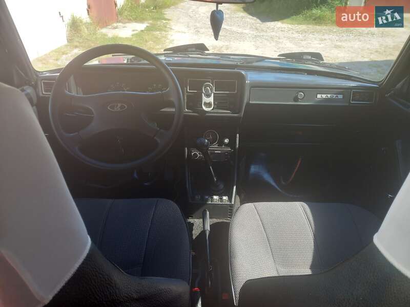 Седан ВАЗ / Lada 2107 2001 в Славутиче