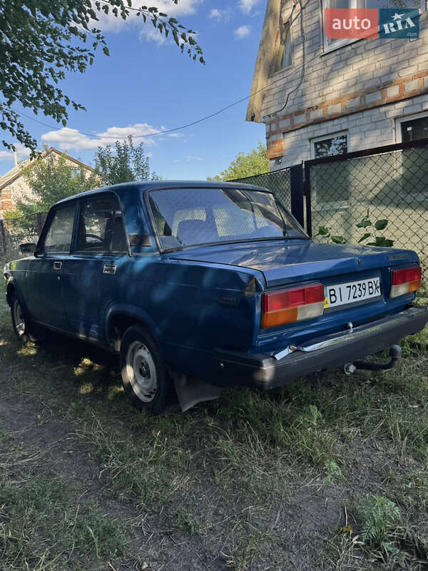 Седан ВАЗ / Lada 2107 2004 в Кременчуге