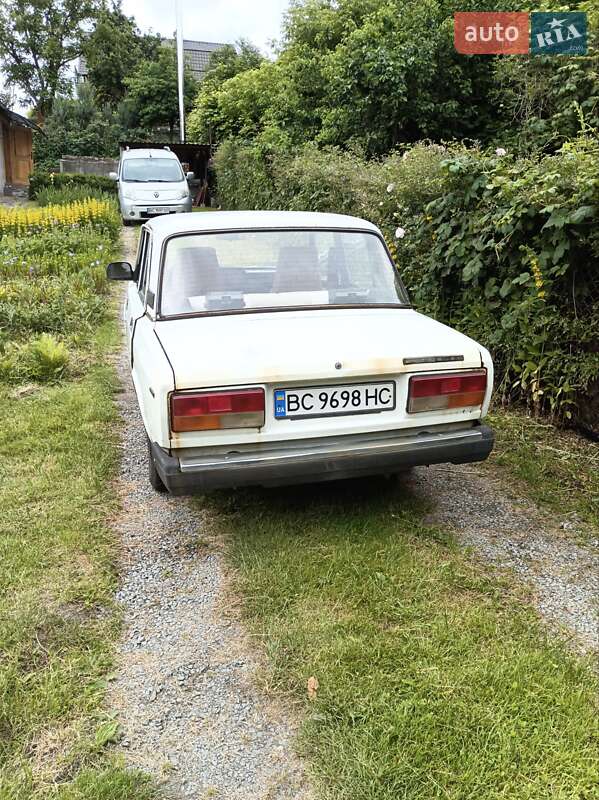 Седан ВАЗ / Lada 2107 1989 в Львове