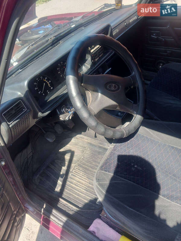 Седан ВАЗ / Lada 2107 2002 в Полтаве