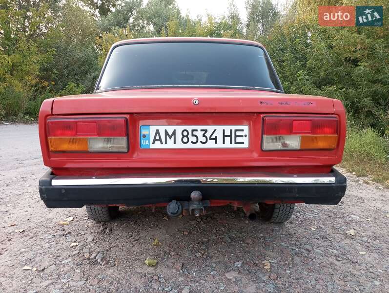 Седан ВАЗ / Lada 2107 1990 в Житомире