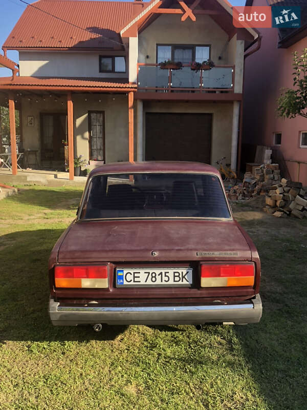 Седан ВАЗ / Lada 2107 2005 в Сторожинце