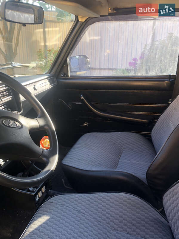 Седан ВАЗ / Lada 2107 2005 в Сторожинце