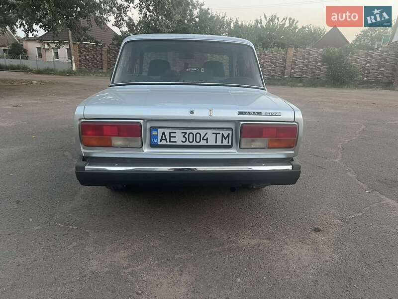 Седан ВАЗ / Lada 2107 2010 в Кривом Роге