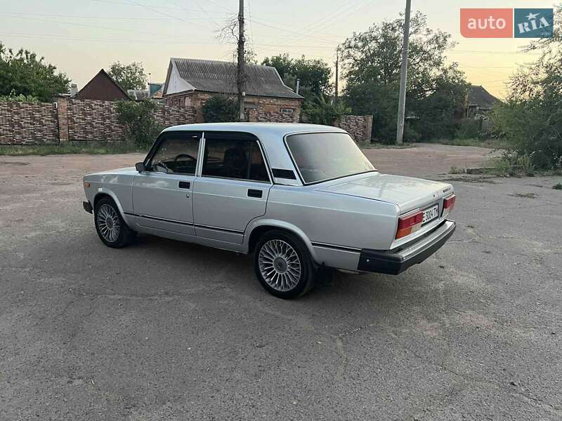 Седан ВАЗ / Lada 2107 2010 в Кривом Роге