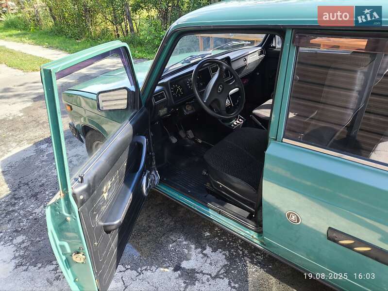 Седан ВАЗ / Lada 2107 2004 в Белой Церкви