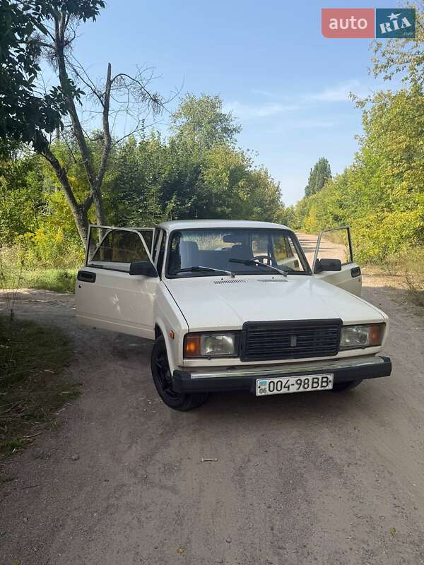 Седан ВАЗ / Lada 2107 1992 в Радомишлі
