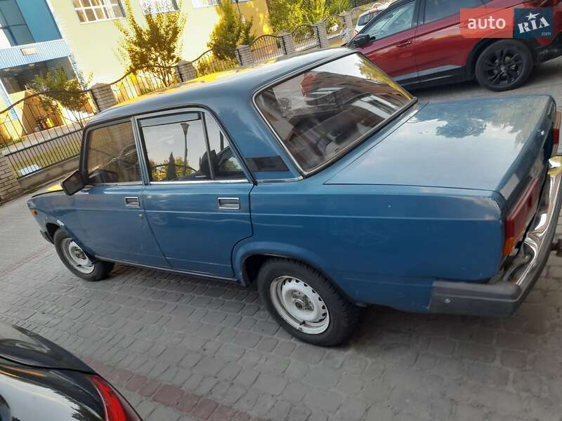 Седан ВАЗ / Lada 2107 2006 в Вараше