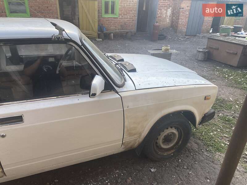 Седан ВАЗ / Lada 2107 2004 в Харькове
