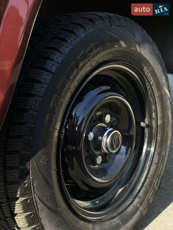 Седан ВАЗ / Lada 2107 2006 в Киеве фото 13 Седан ВАЗ / Lada 2107 2006 в Киеве