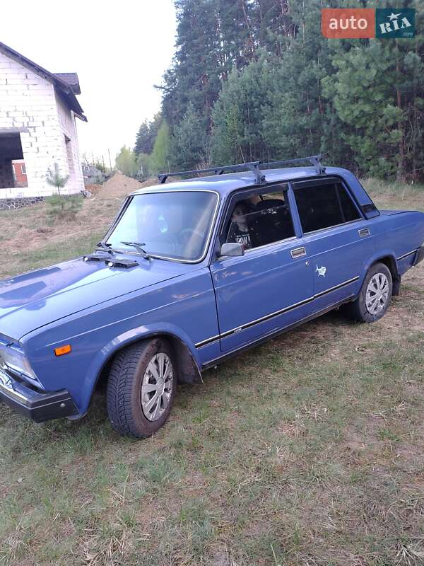 Седан ВАЗ / Lada 2107 2005 в Лебедине