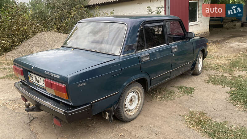 Седан ВАЗ / Lada 2107 1999 в Первомайске