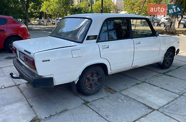 Седан ВАЗ 2107 2004 в 