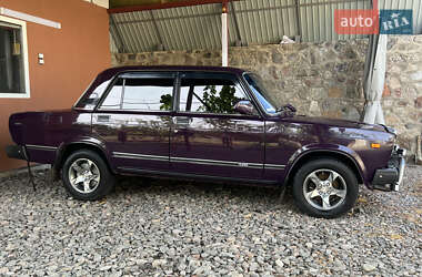Седан ВАЗ / Lada 2107 2004 в Первомайске