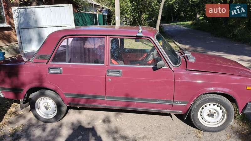 Седан ВАЗ / Lada 2107 2005 в Чернигове